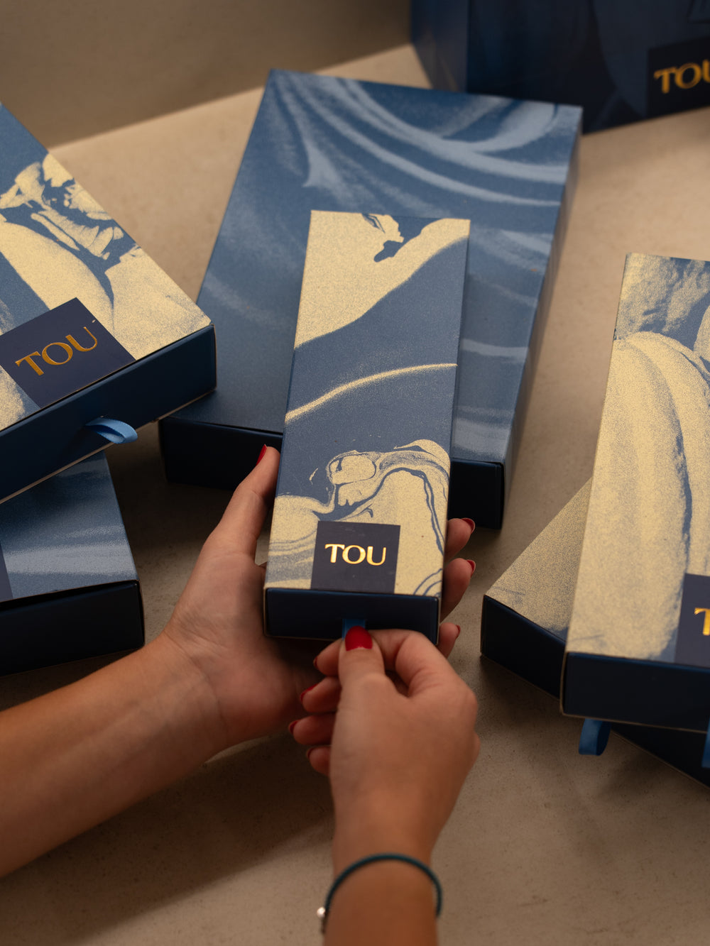 TOU Dark Chocolate with Hazelnut -250g